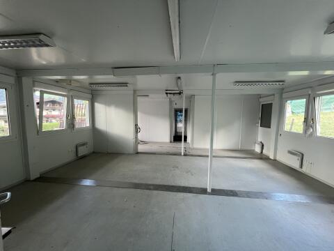 98 m² große Lagerhalle, bestehend aus 6 Containern