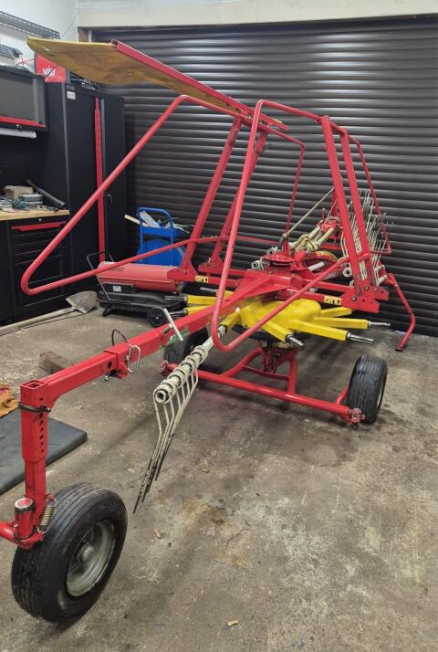 Pöttinger Top 380 U Frontschwader Schwader