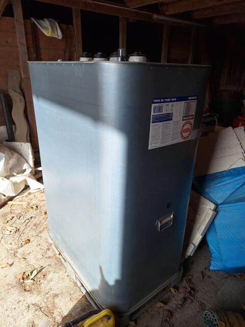 1.000-l-Treibstofftank ungebraucht