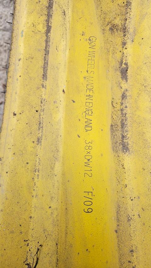 2x John Deere 12x38 Felgen inkl. Reifen 340/85R38