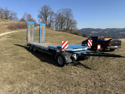 3-Achs-Tieflader Schwarzmüller