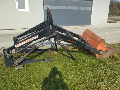 Frontlader Hydrac Universal 1000 mit Schaufel