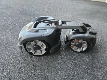 Husqvarna 435X AWD inkl. Automower Haus, gebraucht, Top Zustand