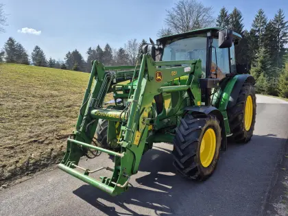 John Deere 5720