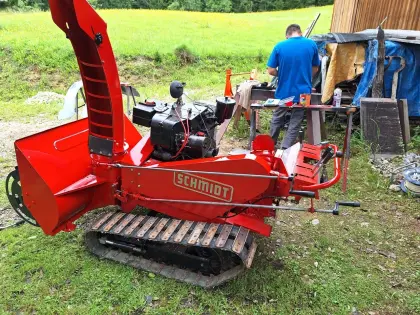 Schmidt HKF18HR Schneefräse auf Raupen
