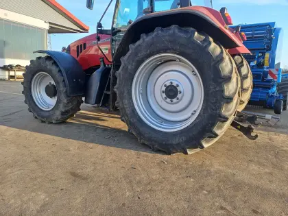 Kompletträder 620/70 R42 520/70 R30