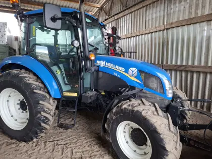 Verkaufe New Holland T4.75 Super Steer