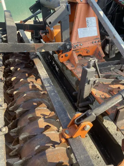 Kreiselegge mit Sämaschine