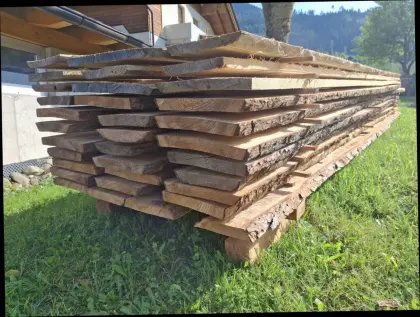 Lärchenbretter unbesäumt