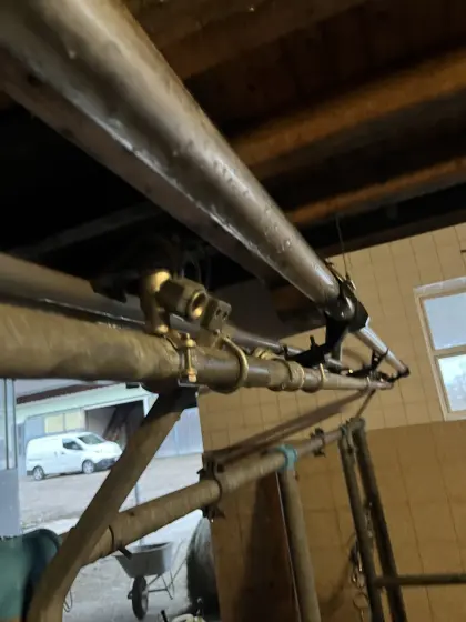 Westfalia Rohrmelkanlage mit Melkzeug und Waschautomat