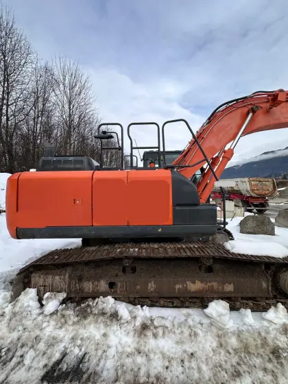 Kettenbagger Hitachi ZX210 LC6