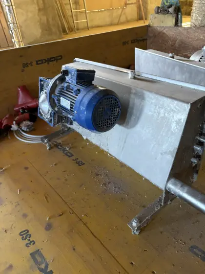 Trockenfütterung mit Kettenzug von Weda 2