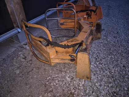 Hauer Rundballenzange