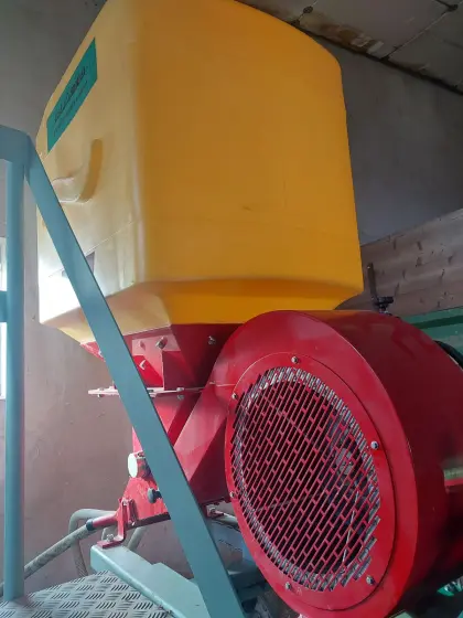 Technik Plus Streuer Pneumatisch Hydraulisch