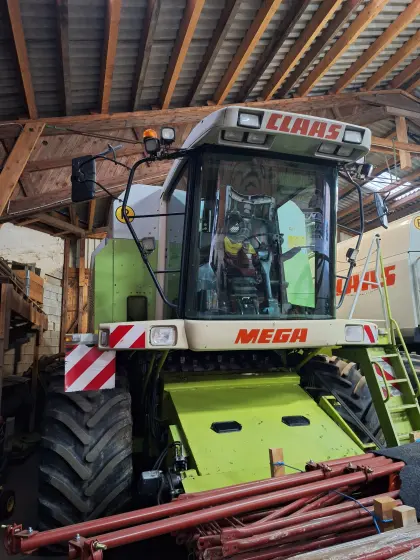 Claas Dominator Mega 218
