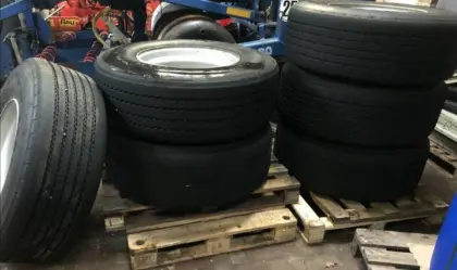 Komplett-Kipperreifen 385/65R22,5 10 Loch ET 0