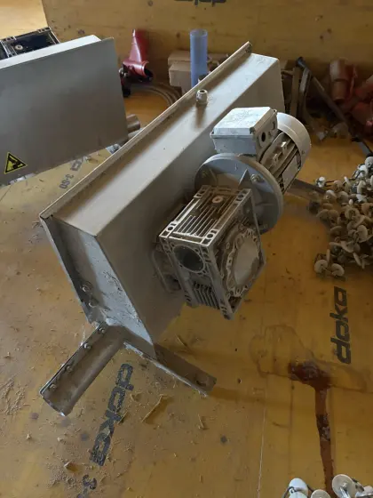 Trockenfütteranlage mit Kettenantrieb