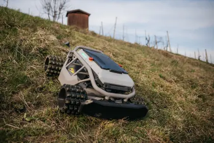 Mowrator S1 4WD 18 Ah Rasenmäher Böschungsmäher Hangmäher