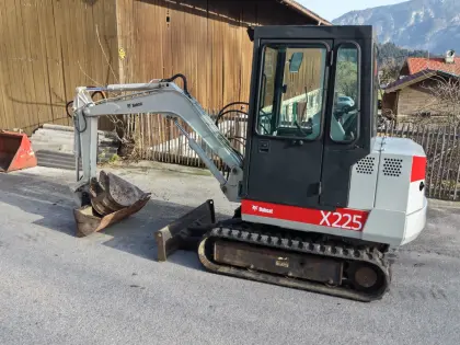 Bobcat X225