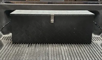 Pickup-Ladeflächenbox inkl. Inhalt