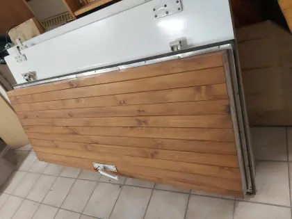 Kühlhaustür mit umlaufender Dichtung und Hebelverschluss