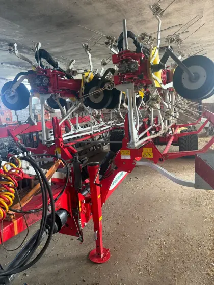 Pöttinger Hit 16.18 t Kreiselheuer