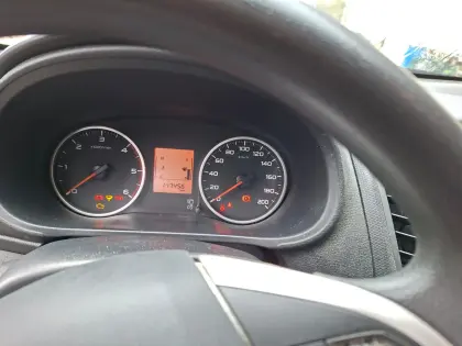 Auto Mitsubishi L200