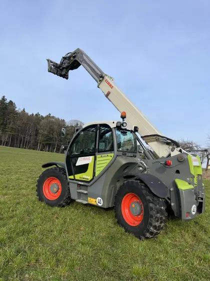 Claas Scorpion 7044