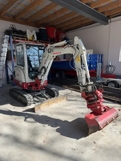 Takeuchi TB225 inkl. Anhänger