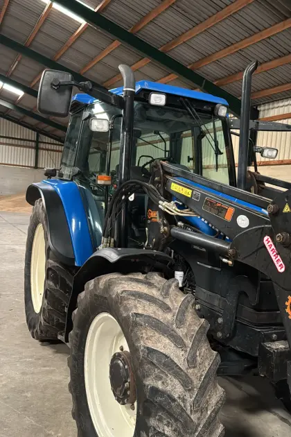 New Holland TS110