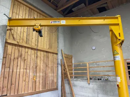 Säulenschwenkkran 1 t, Spannweite 5 m, Hubhöhe 4 m Preis Verha