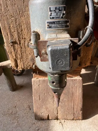 Kegelspalter mit Elektromotor