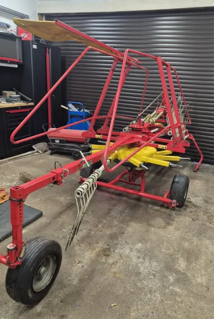 Pöttinger Top 380 U Frontschwader Schwader