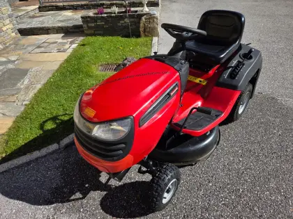 Rasentraktor Jonsered LT2213 CA