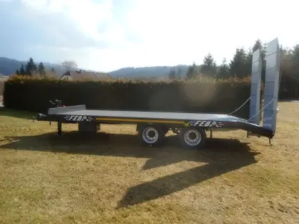 Tieflader Baggertransport Ballenwagen