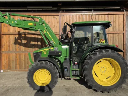 John Deere 5100M