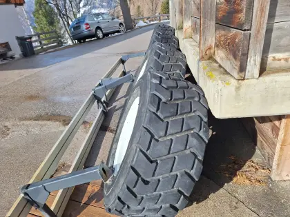 Kompletträder 15.5/55R18 und Unterfahrschutz zu Unitrac