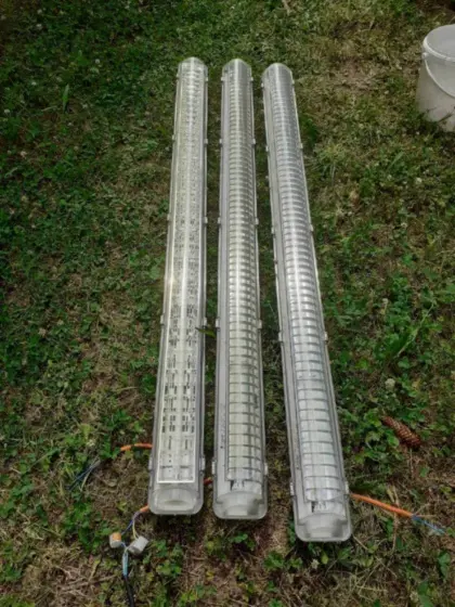 Wannenleuchte, Leuchtstoffröhren