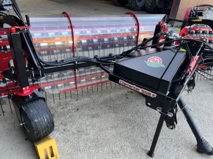 Kammschwader BB Umwelttechnik Clemeter 550F