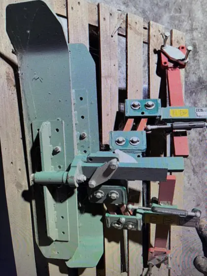 Erd- und Steinschieber li. und re.