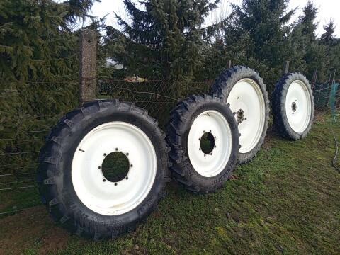 6 Stk. New Holland Pflegeräder