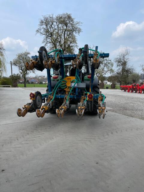 Kleine Multicorn Duo Syncrodrive Mulchsaat