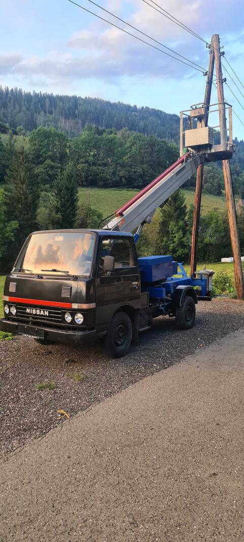 Nissan Cabstar mit Weber Hubarbeitsbühne VTA 1800