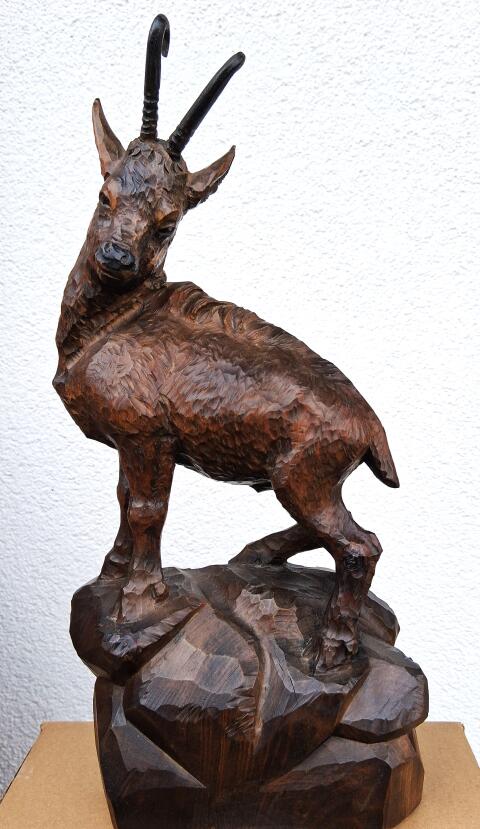 Handgeschnitzte Gams Figur auf Felsen, Oberammergau 36cm