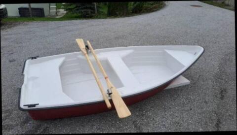 Unbenutztes Polyester-Kleinboot
