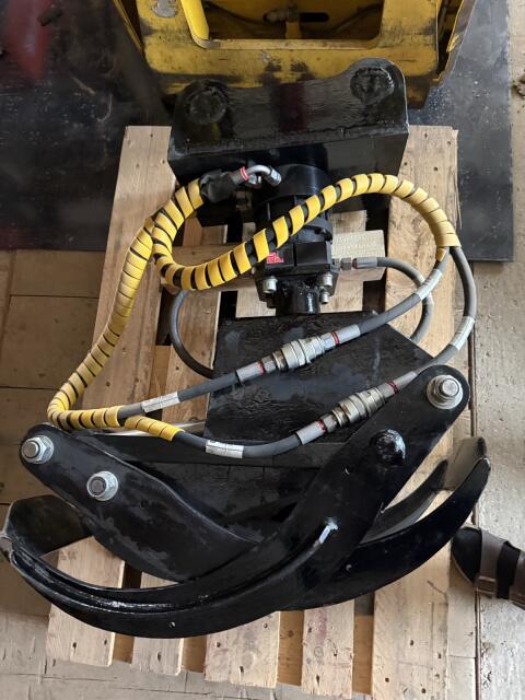 Bagger Holzzange mit Festanbaurotator Martin M10