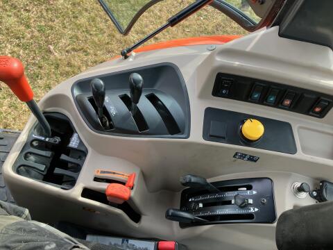Kubota M6060 66 PS