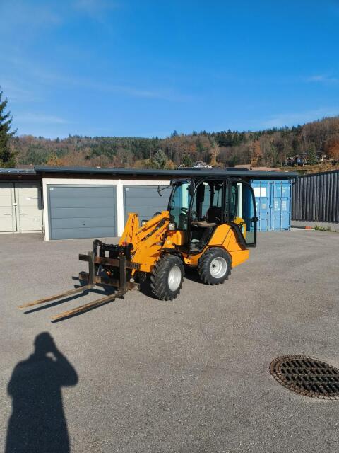 Schäffer 2434 Hoflader Hoftrac