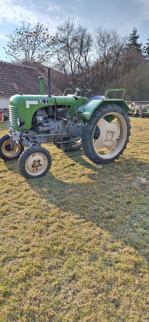 Steyr T 80 a Traktor