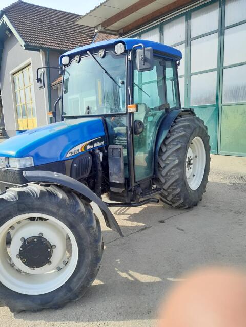 New Holland TN75S